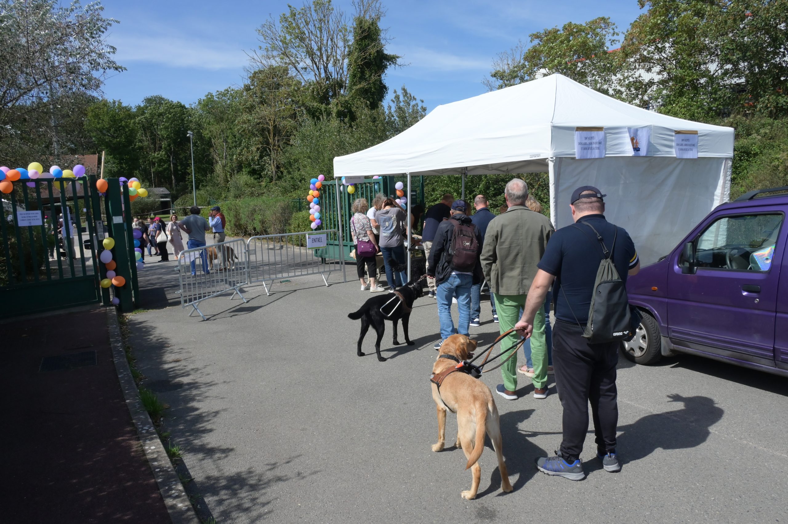 photo de l'entrée à Buc lors des 10 ans de Buc 