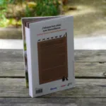 Photo du dos du livre avec le résumé du livre.